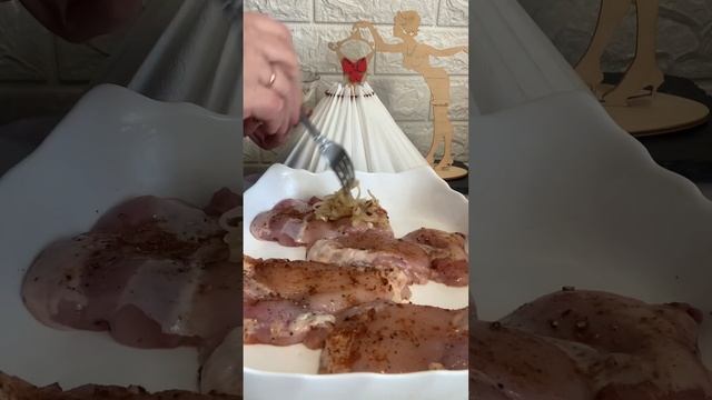 Быстрый ужин! Куриные бёдра в духовке.#вкусныйужин #рецептизкурицы смотреть онлайн