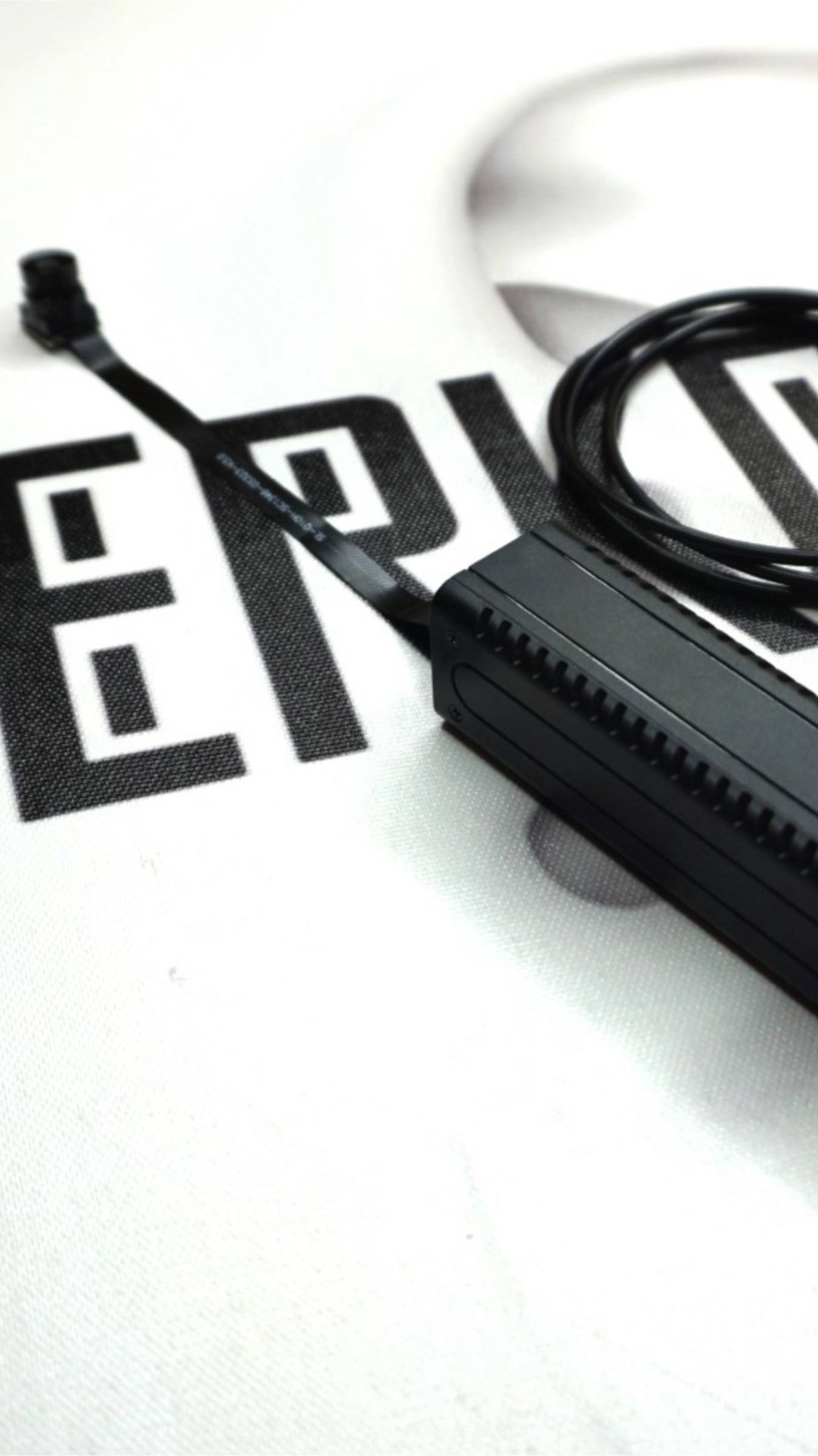 DERKO TECHNOLOGY - МИКРОКАМЕРА 16MP И WI-FI РОУТЕР С ГАРНИТУРОЙ BLUETOOTH И МИКРОНАУШНИК смотреть онлайн