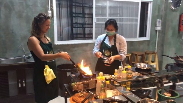 Thai Spicy Grilled Beef Salad смотреть онлайн