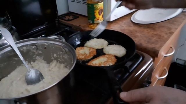 ЖИВУ В ДЕРЕВНЕ/драники/ метель/ просто болталка #драники #метель #разговор смотреть онлайн