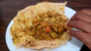 How To Eat A Caribbean Roti With Your Hands👋🖐 And  Knife And Fork🍴 | #FlavorfulEatz