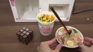 部屋にカップヌードル自動販売機を設置！Cup_Noodles_Vending_Machine_Ramen_Japanese