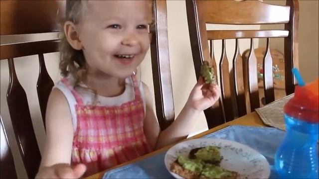 Vegan Toddler Meals #13 - Blast From The Past! смотреть онлайн