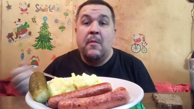 Обжор - жареные сосиски, фан картофан и зеленый хруст