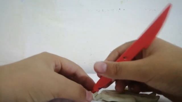 Как лепить из пластилина скромника