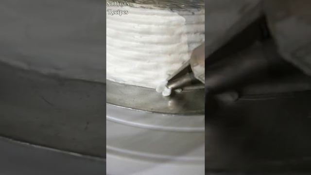 Classic Cake Decoration | Simple Cake Decoration | Cake Decorating Ideas | Cake Icing ~ shorts