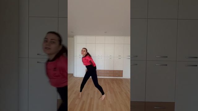 Брат научил 100 лет не танцевала, четкость осталось отработать, а так мне нравится. Как вам? смотреть онлайн