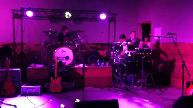 Drummer Boys!!! #ATX #lonestargrille #kendallbeard #vallejo смотреть онлайн