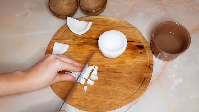 ЛАЙФХАК как красиво разбить КОКОС/ Рецепт КОКОСОВОГО молока