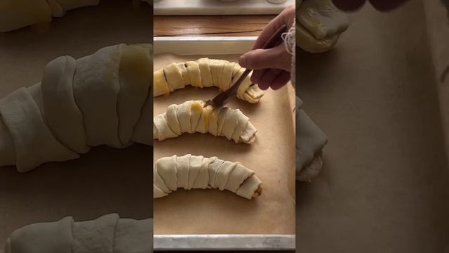 Banana in chocolate 🍌🥐 #foodtok #food #easyfood #vegantiktok #breakfastideas #easyrecipe смотреть онлайн