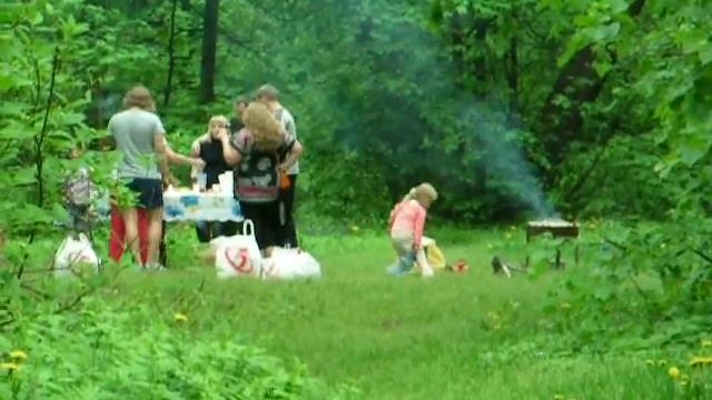 Шашлык на мангале. Лосиный остров смотреть онлайн