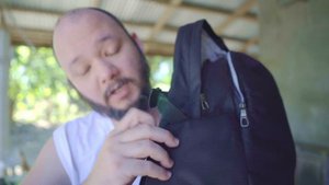 Pacsafe Vibe 20L. The safest bag for your Tech.