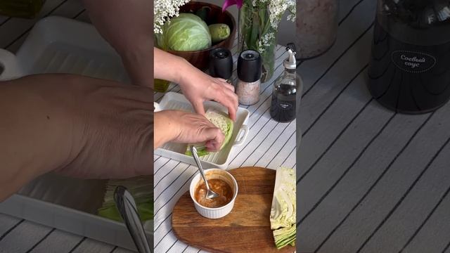 Стейк из молодой капусты 🥬🥛🥫#молодаякапуста #летнеенастроение #капустарецепты #июнь2024