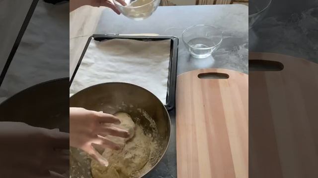 Домашний хлеб - Горячий, ароматный, с хрустящей корочкой - Еда, иди ко мне сюда. Рецепт #short смотреть онлайн