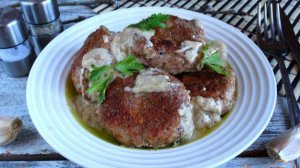 Куриные тефтели с овсянкой в сметанно-имбирном соусе