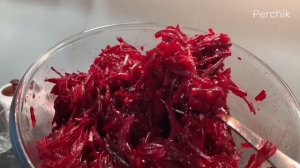 Очень вкусный салат из свёклы! Готовим быстро и вкусно, из простых продуктов.