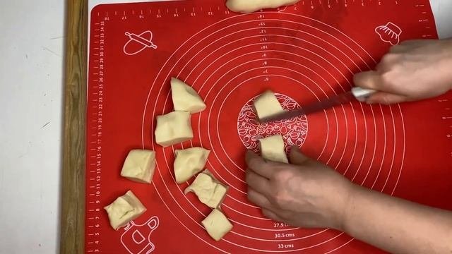 ЧЕБУРЕКИ.Вода+мука+ маргарин и все.Чебуреки с картошкой