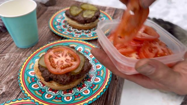 Любимая деревня друзья  бургеры на природе и чахохбили из диких уток .