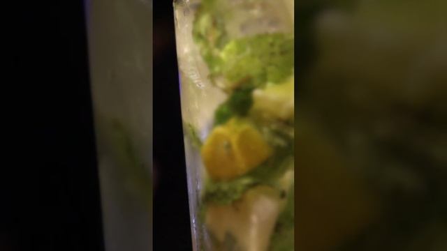 Feel fresh with this beautiful glass of Mojito. 🍸🍹#fyresportsbar #fyremakati #shorts смотреть онлайн