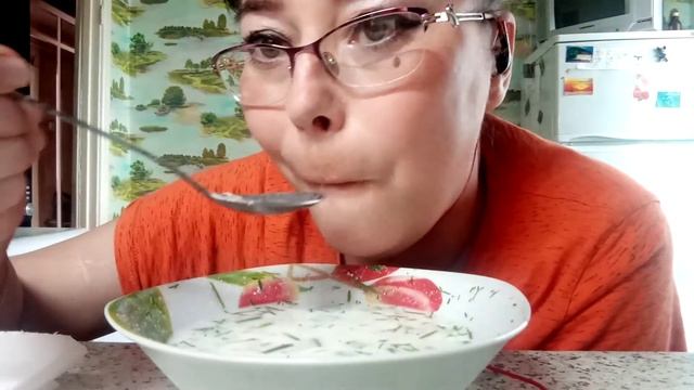 MUKBANG /ОКРОШКА НА КЕФИРЕ СО СМЕТАНОЙ 👍😋
