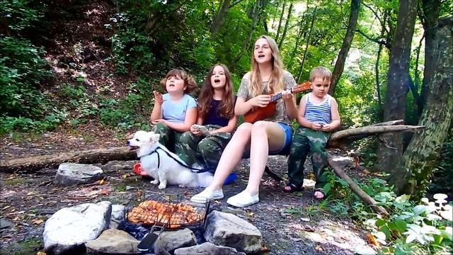 Завтрак в лесу.Жарим шашлычок,поём песни,наша семья))) смотреть онлайн