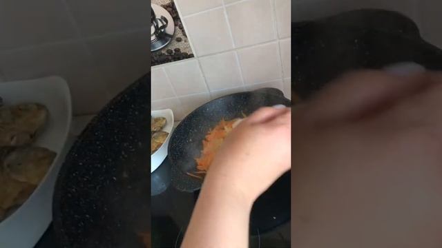 Караси в сливочном соусе #shorts смотреть онлайн