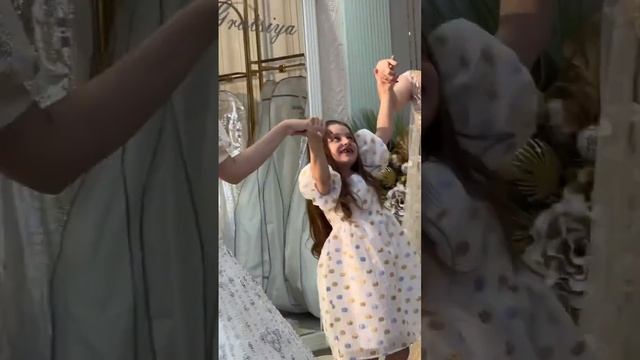 Невеста на подтанцовке у Filiz Kemal ❤️ смотреть онлайн