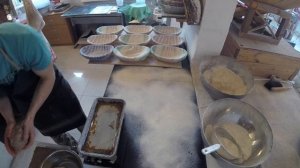 Выпечка ржаного цельнозернового  хлеба в Русской печи. Подробный рецепт от Олега Пекаря. 29 мин.