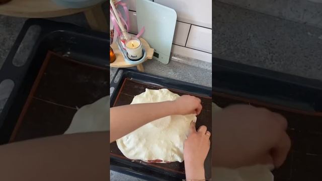 Пицца-пирог с сыром бри#shorts #еда#рецепты #пицца#пирог#food #готовка #праздник#праздничнаязакуска