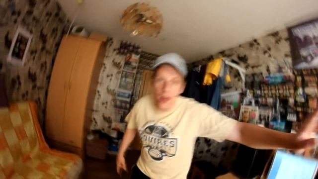 Брол- читаю рэп, репетиция перед поездкой на студию