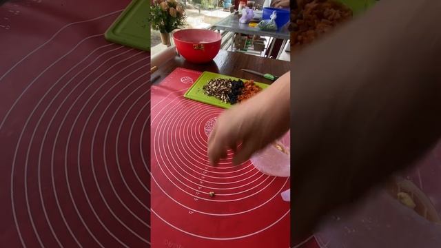 Очень вкусное слоённо песочное  пирожное