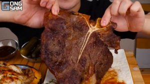 Asmp Mukbang/Korean food Жареный цыпленок, стейк,лапша с черной фасолью, кимчи. Корейская еда.