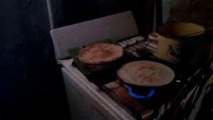 Мы с бабушкой печём блинчики , и у меня вернулся голос:-)