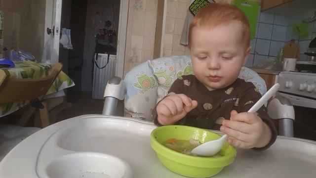 Сам кушает смотреть онлайн