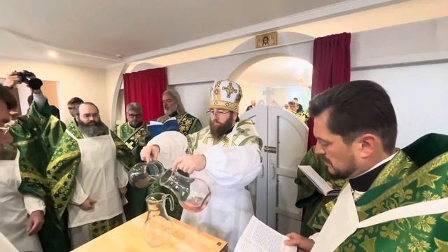 Митрополит Игнатий совершил чин великого освящения храма преподобного Феодосия Печерского смотреть онлайн