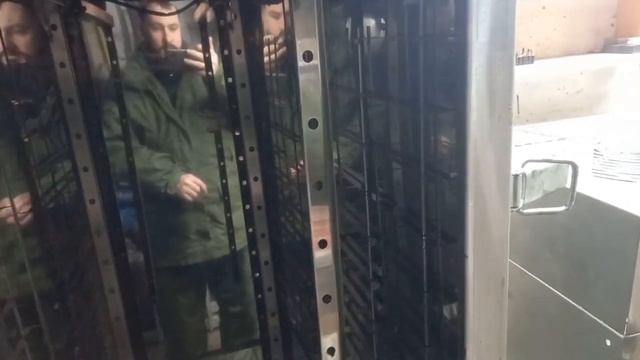 МЯСНЫЕ РУЛЕТЫ В УЭК-2 МОСКИТ смотреть онлайн