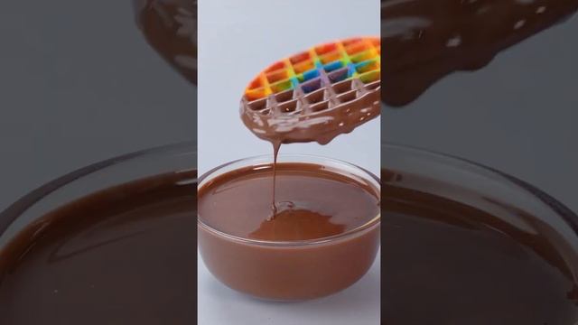 Colorful Chocolate Waffle Tutorial #shorts#yumupcakes смотреть онлайн