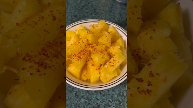 Pineapple with Tajin🍍😋 #shorts #2024 #pineapple #fruit #tajin смотреть онлайн