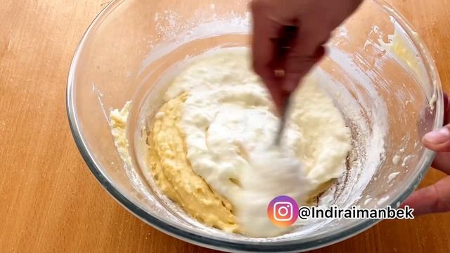 Айранмен дайындалатын қарапайым пирог.Пирог на кефире просто и бюджетно смотреть онлайн