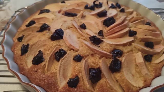 Творожно- овсяной пирог 🌿. С яблоками и черносливом 🍎🍏. смотреть онлайн