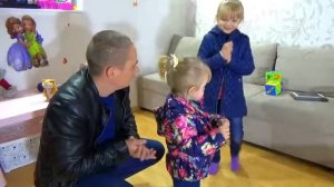 Маргарита НЕ СЛУШАЕТСЯ папу Промокли под дождем