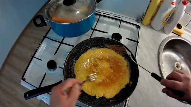 Vývar s játrovými knedlíčky a celestýnskými nudlemi / Broth with liver dumplings смотреть онлайн