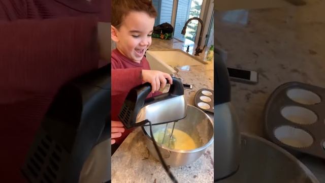 Muffin Tin Banana Cream Pies #shorts смотреть онлайн