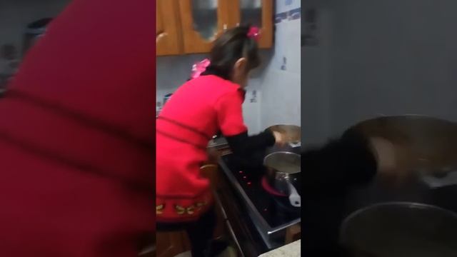 4,6 годика Поем песню про Макароны смотреть онлайн