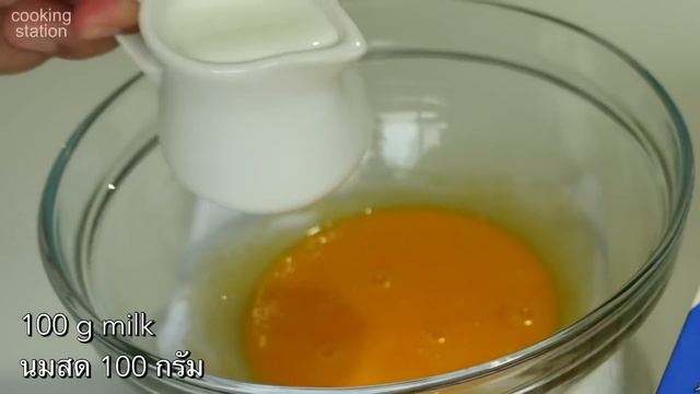 Moist Fluffy Vanilla Cake With Whipped Custard Cream смотреть онлайн