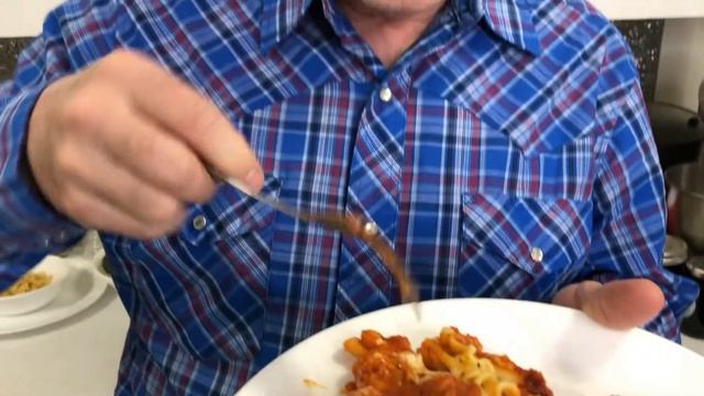 Событие у Ричарда, лазанья на ужин, мукбанг. Richard's event and lazagna for dinner. Mukbang
