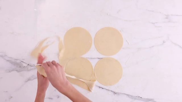 Spinach Mushroom Empanadas Recipe | Pillsbury Recipe смотреть онлайн