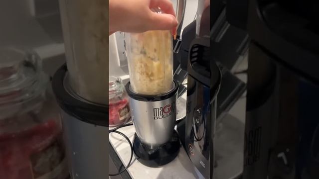 COOK WITH ME : creamy chicken pesto pasta 🍝 #shorts смотреть онлайн