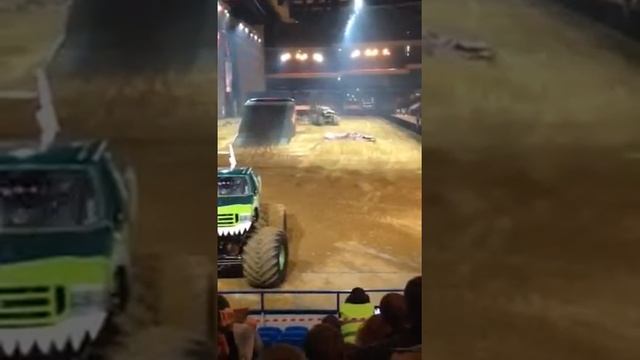 Бигфуд монстры в Олимнийском смотреть онлайн