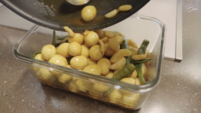 누구나 좋아하는 베이컨 볶음밥, 입맛을 돋게 해주는 반찬 메추리알 장조림, 양배추 물김치, 마늘종 볶음, 고추찜 / vlog смотреть онлайн